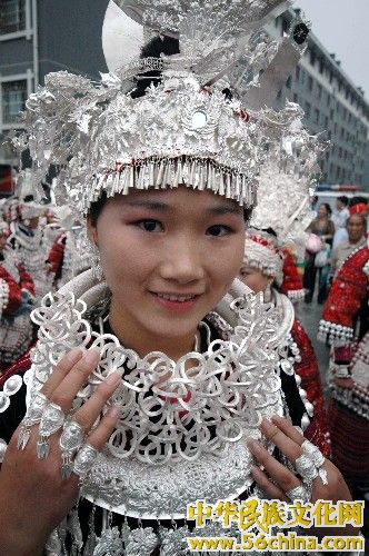 苗族银饰 苗族银饰