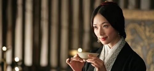 从《赤壁》说起:趋步之礼和饮茶之道 \