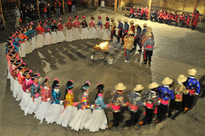 摩梭族的成年礼 摩梭族的成年礼