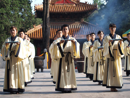 我国古代的“成人”礼仪及其现实意义 我国古代的“成人”礼仪及其现实意义