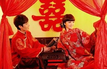 媒人在古代被称为“伐柯” 取自《诗经》的比喻 \