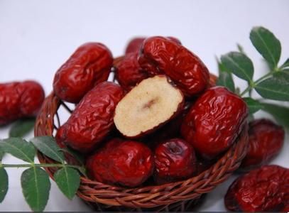 枣的文化:从灾年救命粮到婚庆吉祥物 \