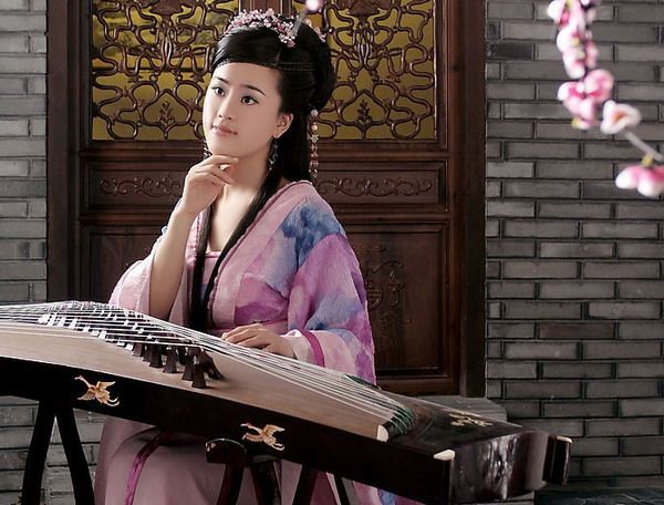 “香草美人”原本指男人 \