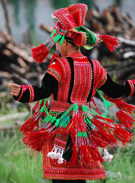 绚丽夺目的花腰彝服饰 绚丽夺目的花腰彝服饰